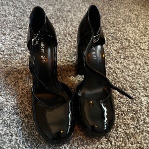 Madden girl patent leather Mary Jane pumps